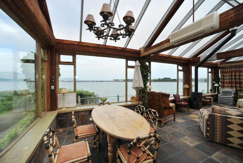Wood Quay - A Truly Unique, Seafront Experience! Villa คาร์ลิงฟอร์ด ภายนอก รูปภาพ